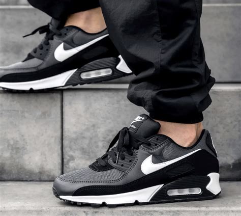 Nike air max shoes for men